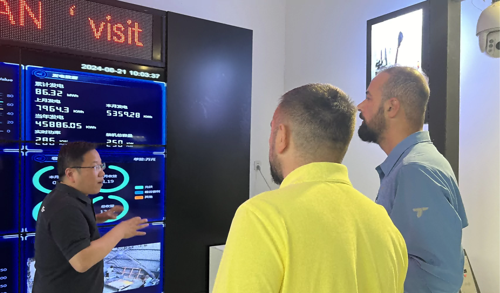 أهلاً وسهلاً بالعملاء من كوسوفو في زيارة لشركة شنغهاي هوِي جويه