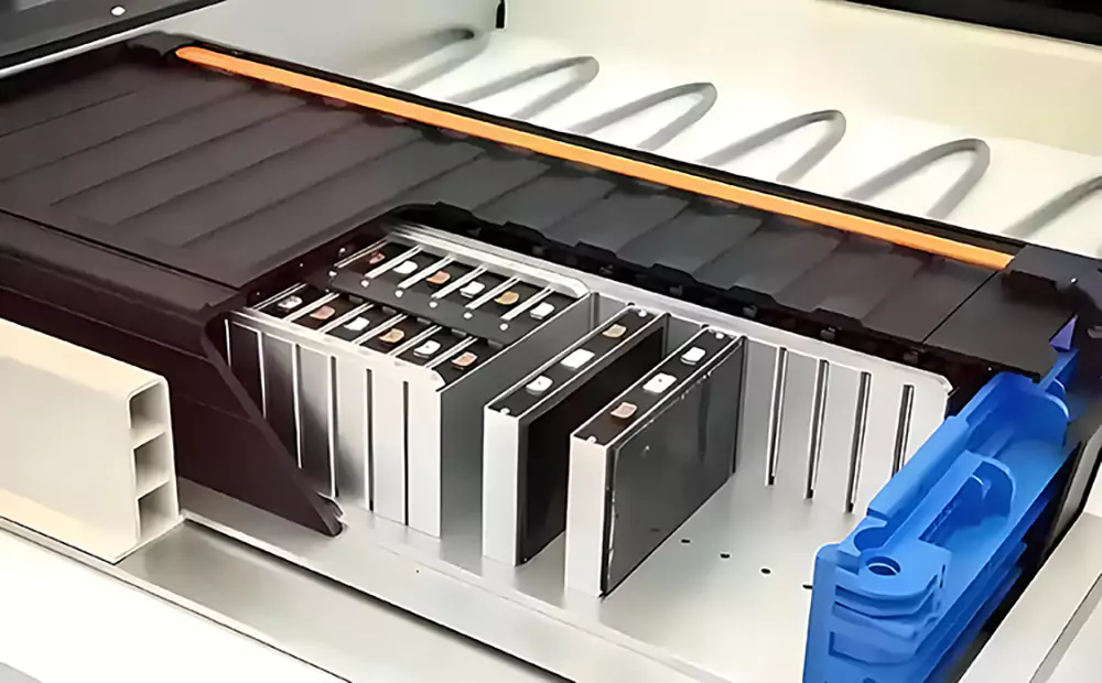 اختراق في تكنولوجيا تخزين الطاقة بالبطاريات الصلبة: نحو عصر جديد لتخزين الطاقة