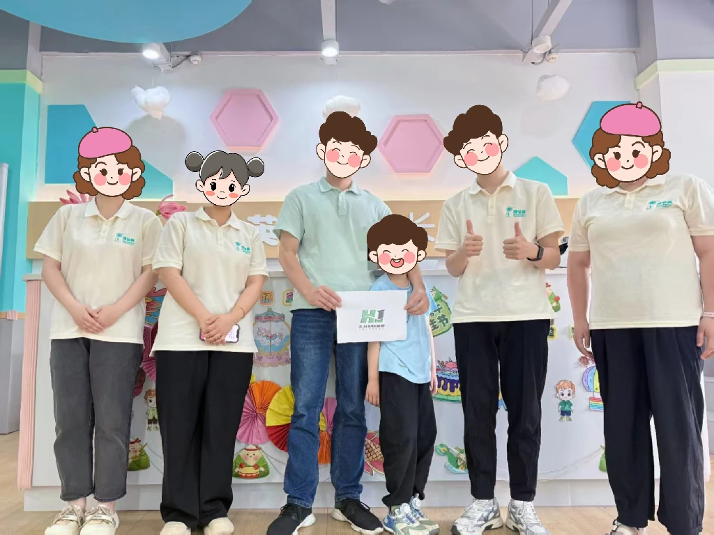 مجموعة هوِي جويه تنشر المحبة: تدعم رحلة إعادة التأهيل لـ “الملائكة الجرحى” في مقاطعة دونغشيانغ بمدينة فوزو